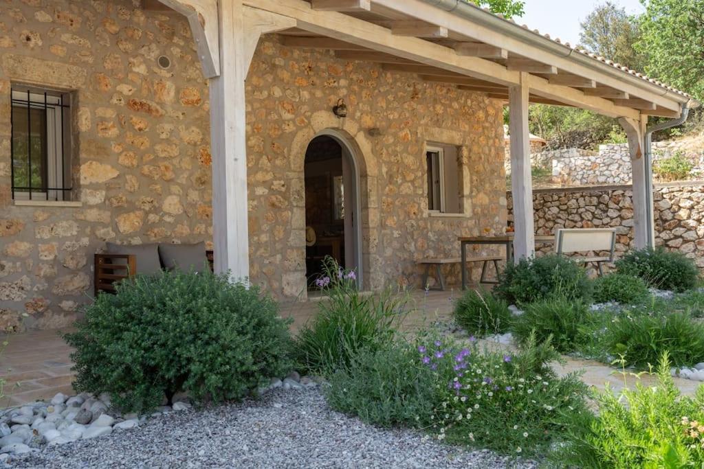 Villa Avli - Tranquil Stonehouse In Lefkada Alexandros Exterior foto